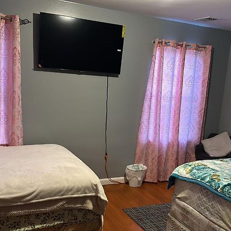 Divine Villa Guest House 65 Sherman 6Mins To Airport And 4Mins To Penn Station Ньюарк Экстерьер фото